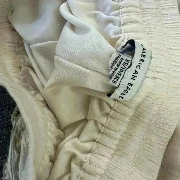 American Eagle XS sweetheart shorts! - Picture 3 of 3